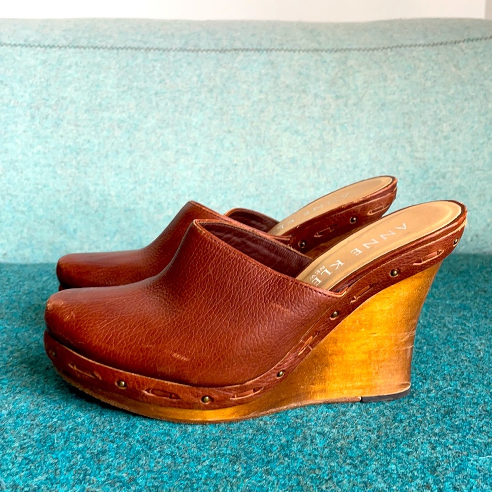 Ann Klein leather clogs